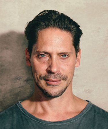 Neil Newbon